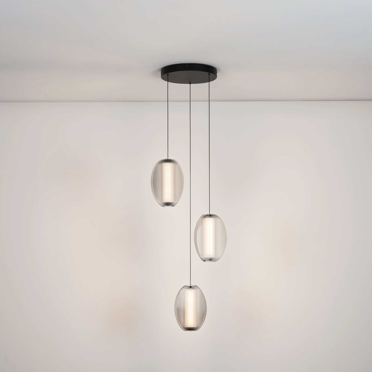 Závesné svietidlo Nova Luce Noir LED s vertikálnym smerom svietenia