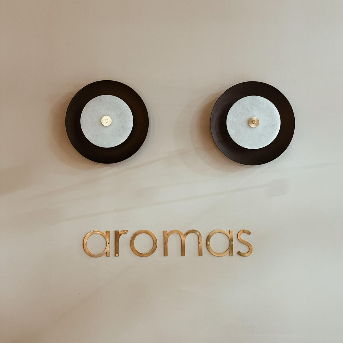Aromas Coss Alabaster LED nástenné svietidlo