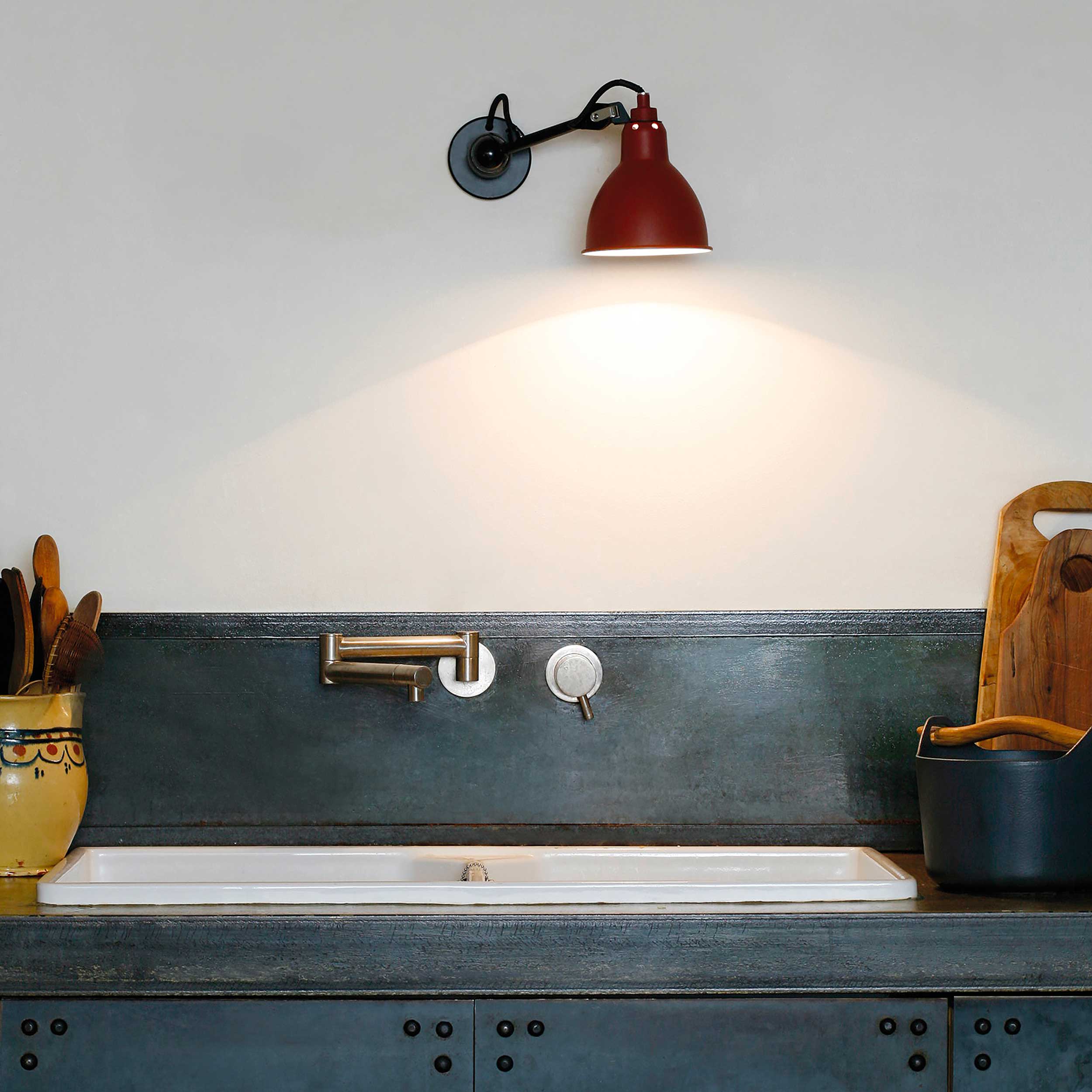 DCW éditions Lampe Gras N°304 E14 nástenná svietidlo čierna