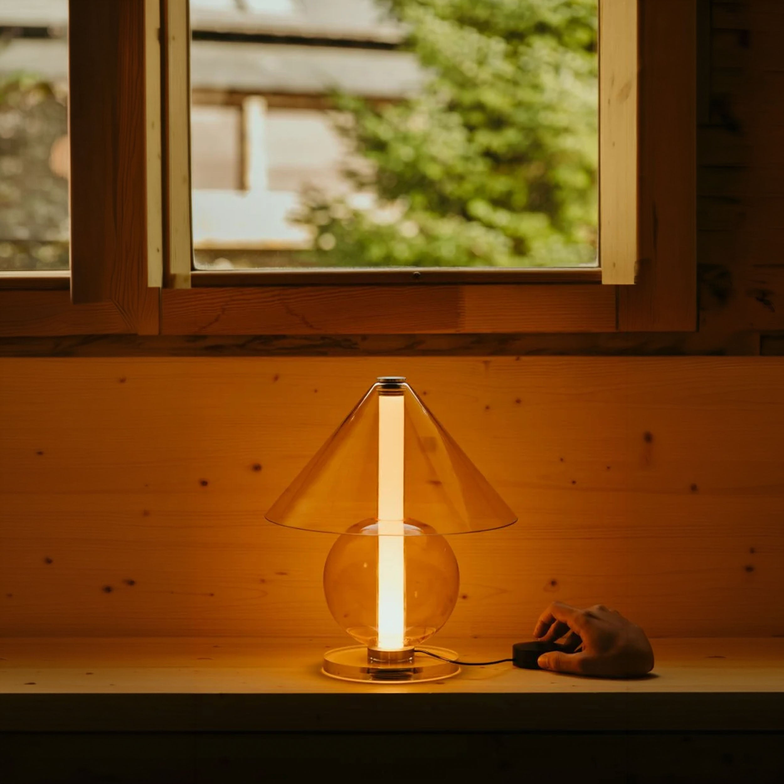 Marset Fragile LED stolová svietidlo