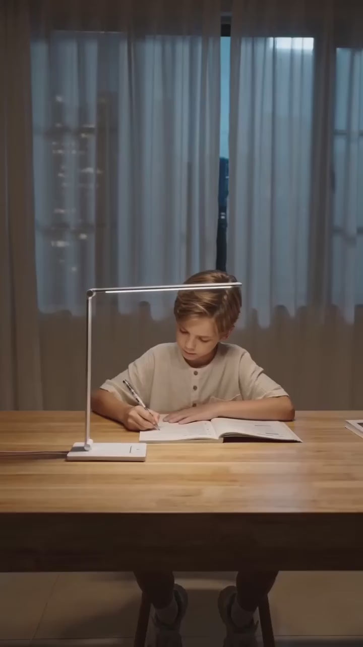 Načítajte si video: Nia Square LED