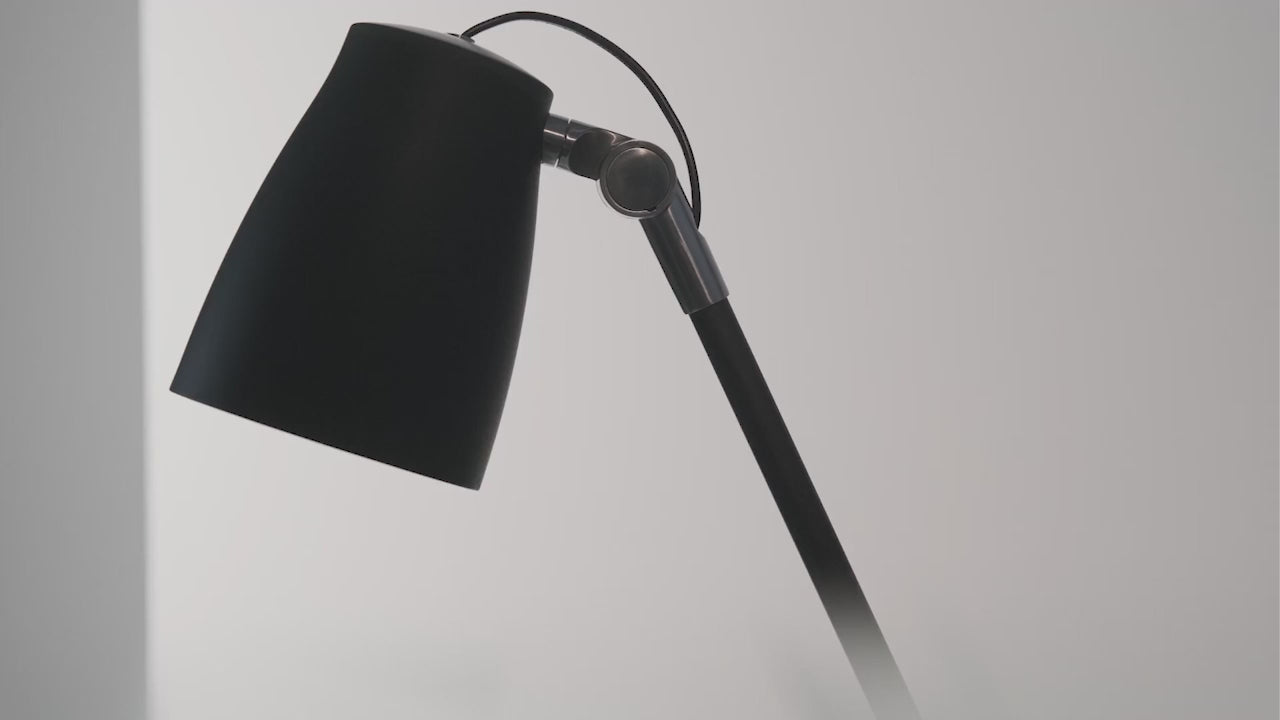 Načítajte si video: Astro Atelier