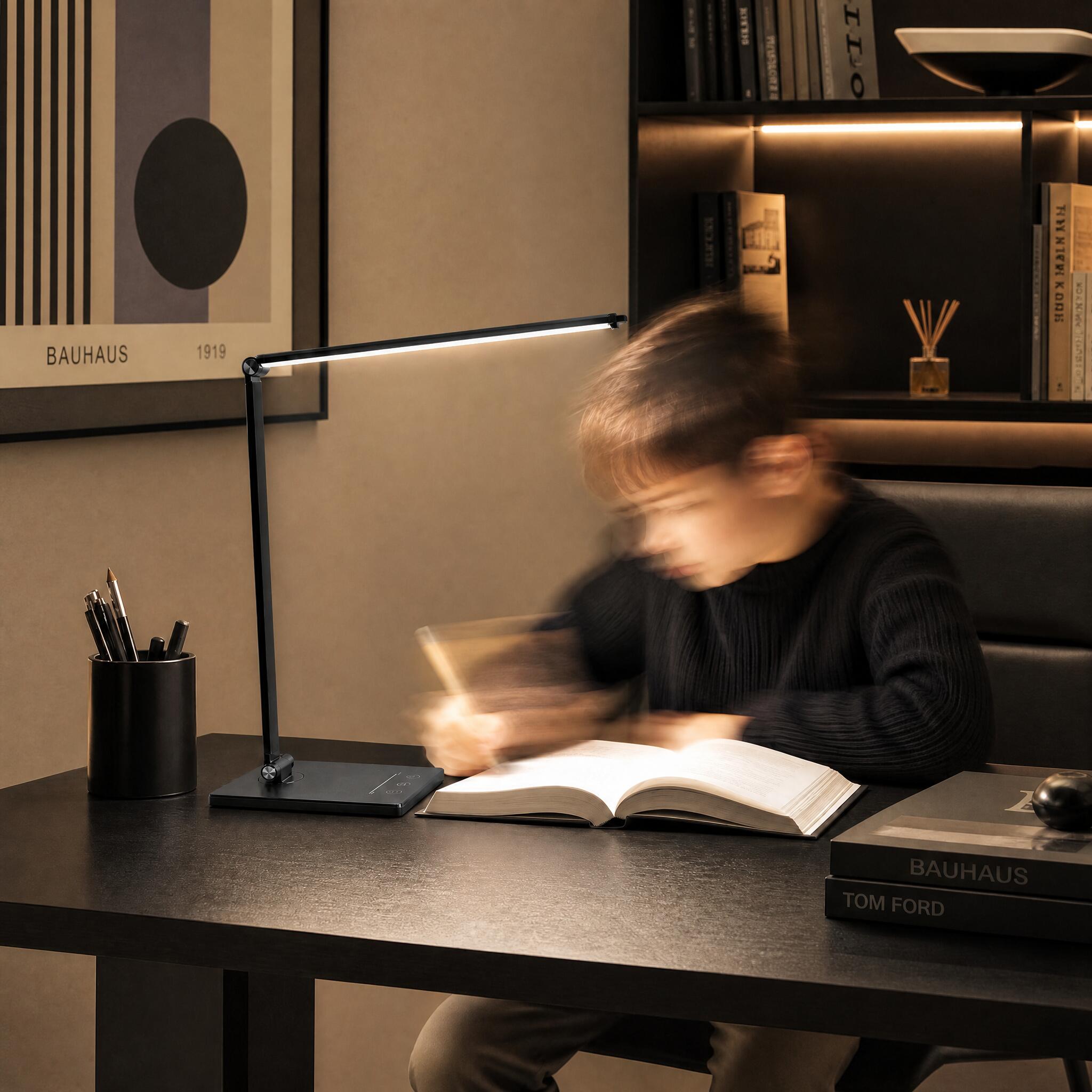 VK Light Nia Square LED stolová svietidlo s reguláciou jasu 3CCT